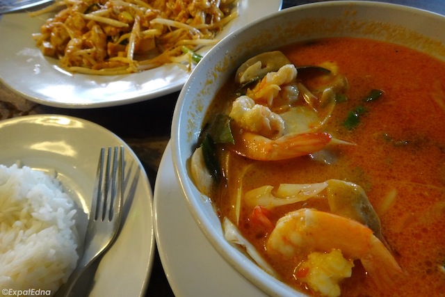 tom yam soup, bangkok
