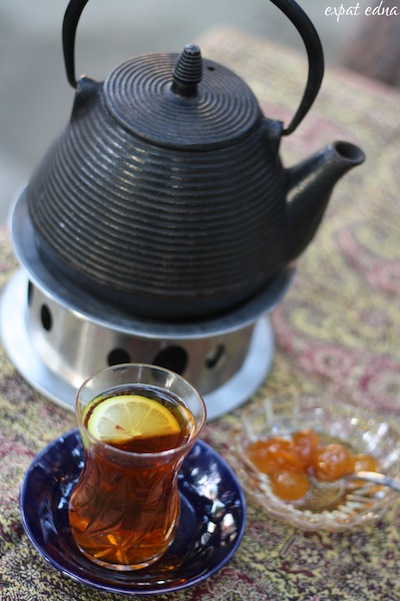 http://expatedna.com/wp-content/uploads/2012/10/2-black-tea-with-jam.jpg