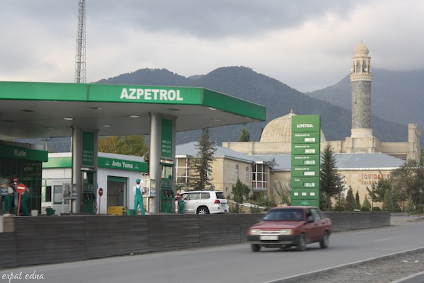 http://expatedna.com/wp-content/uploads/2012/11/Gas-prices-in-Azerbaijan.jpg