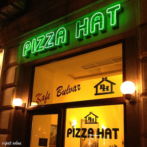 http://expatedna.com/wp-content/uploads/2012/11/Pizza-Hat.jpg